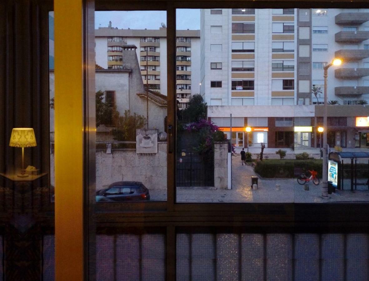 Famille Au Cœur De Lisbonne *